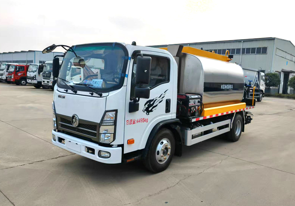 5噸重汽王牌藍(lán)牌智能瀝青灑布車